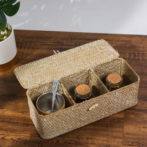 Weißer Rattan-Spielzeugkorb mit 3 Fächern Weißer Rattan-Spielzeugkorb mit 3 Fächern