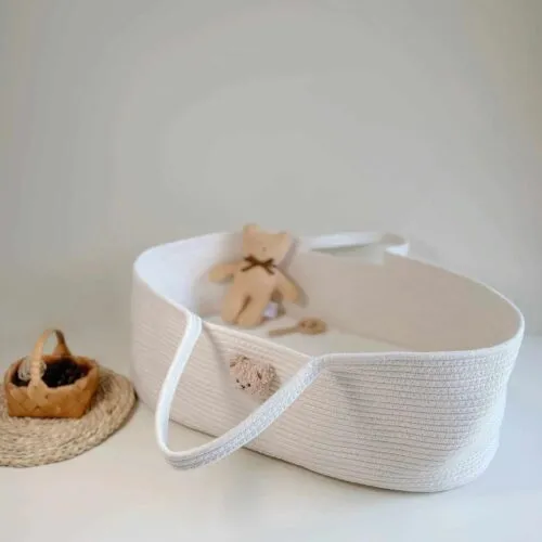 Wickelkorb im Rattan-Look mit Bärchen-Motiv Wickelkorb im Rattan-Look mit Bärchen-Motiv