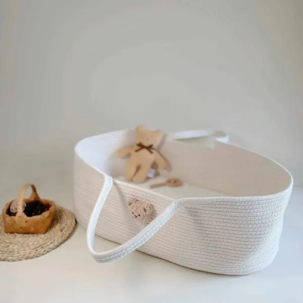 Wickelkorb im Rattan-Look mit Bärchen-Motiv Wickelkorb im Rattan-Look mit Bärchen-Motiv